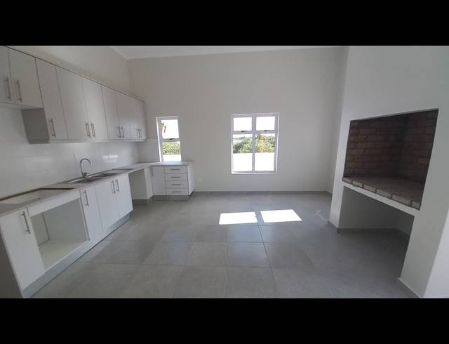 2 BEDROOM HOUSE FOR SALE IN LAMPIESBAAI